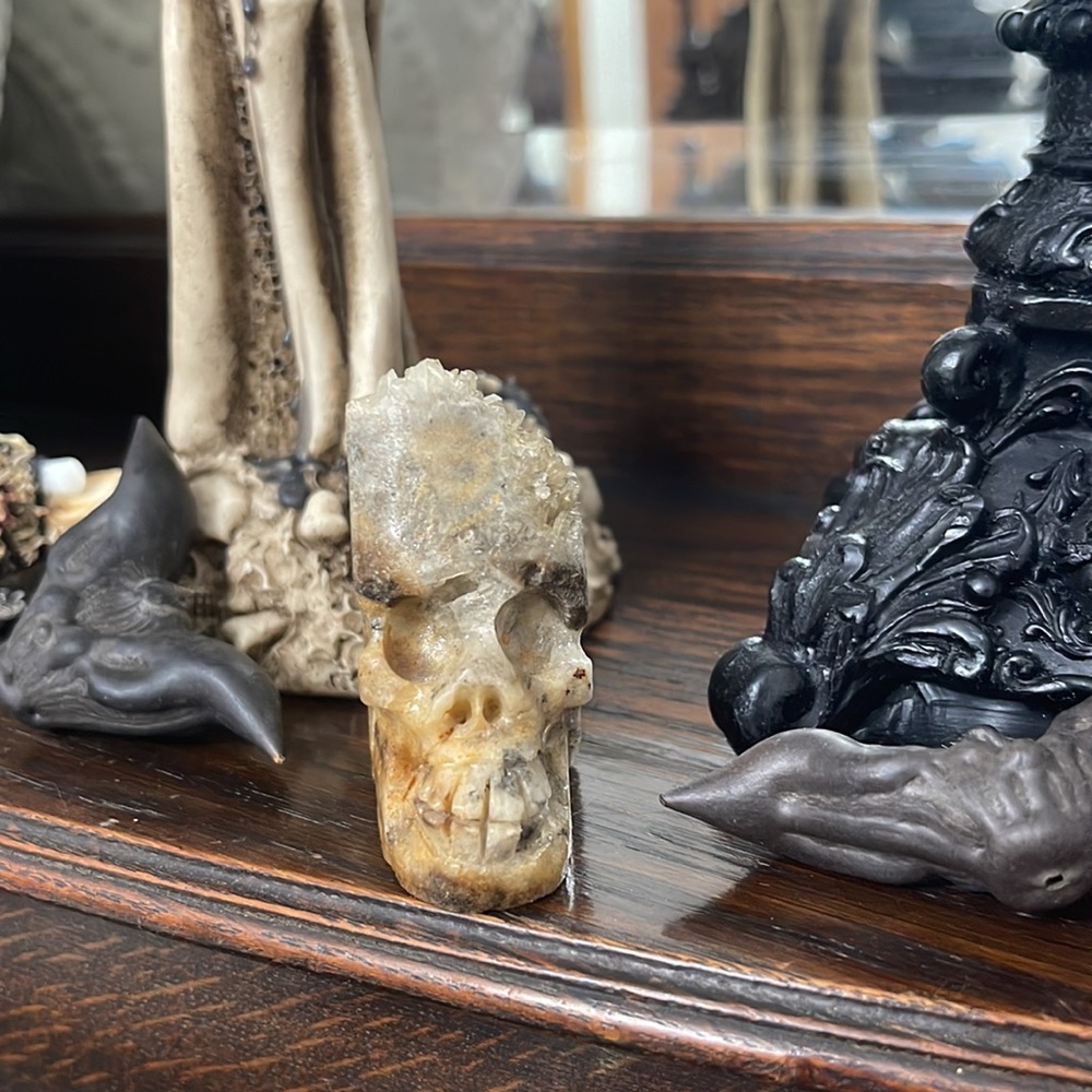 Quartz Skull Hand-Carved - Picture 2 of 9